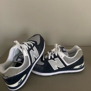New balance 574 navy/silver boys size 5